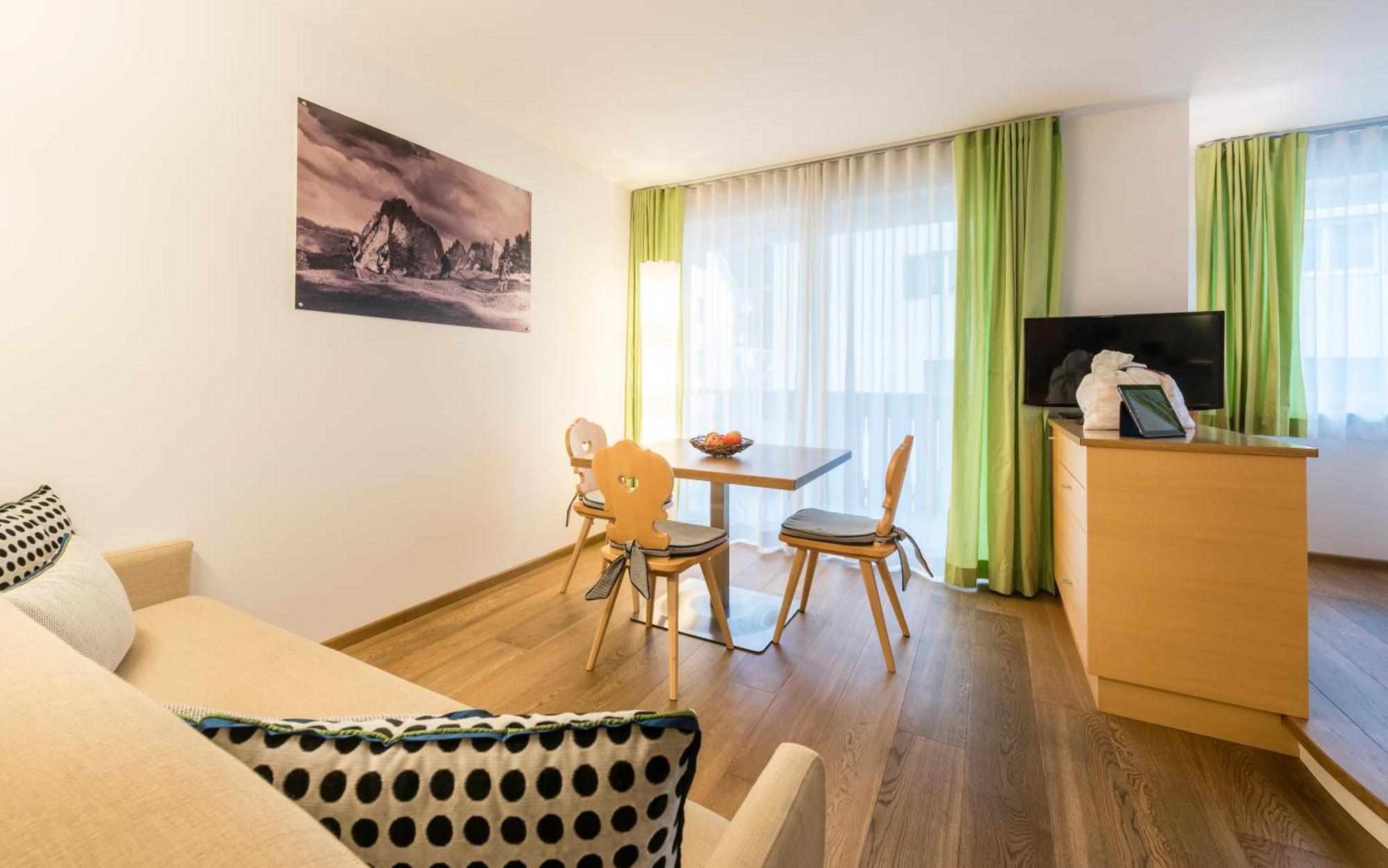 Avita - Suites To Relax Ortisei Exterior foto
